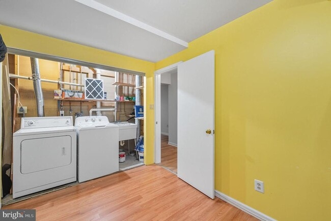 Building Photo - 7724 Bristol Square Ct