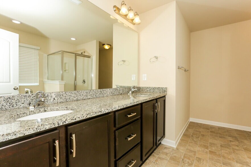 Building Photo - 434 Knothole Ln