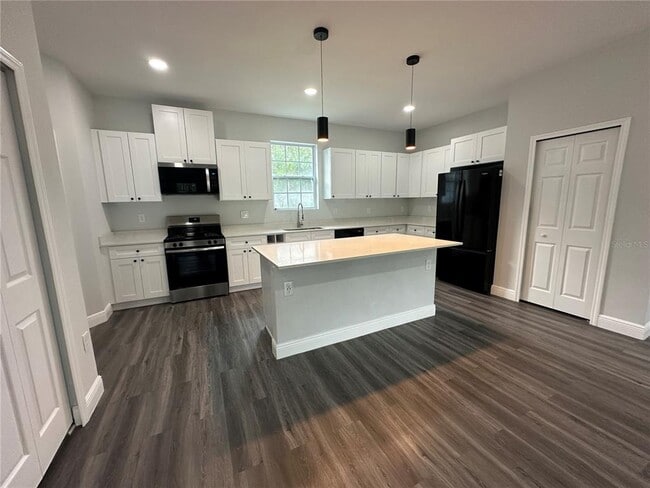 Building Photo - 18115 Cedarhurst Rd
