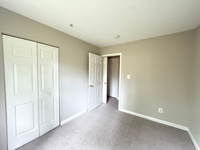 Building Photo - Updated 3-Bedroom Townhome in Aberdeen