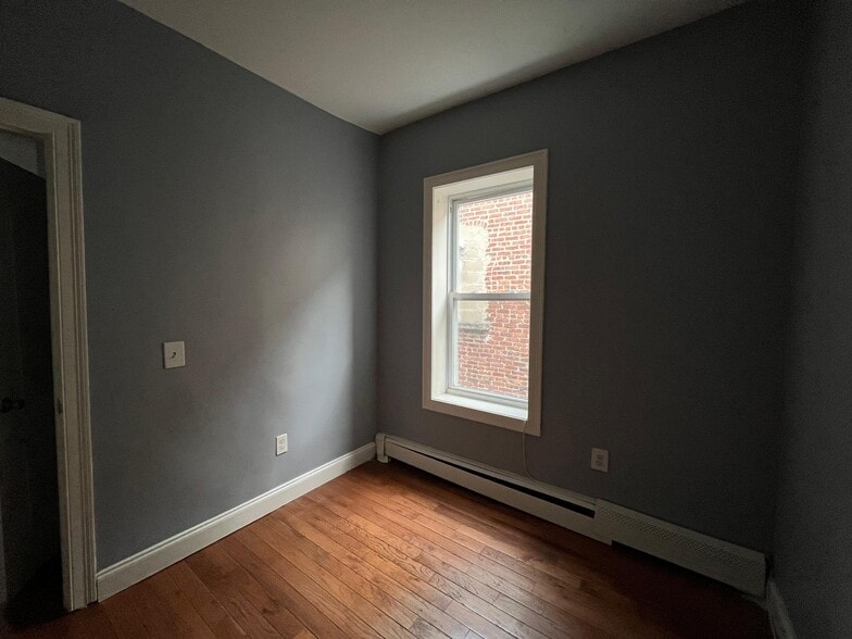 Building Photo - 550 Avenue C