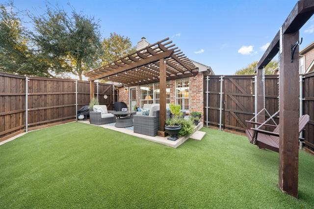 Building Photo - 14881 Holly Leaf Dr