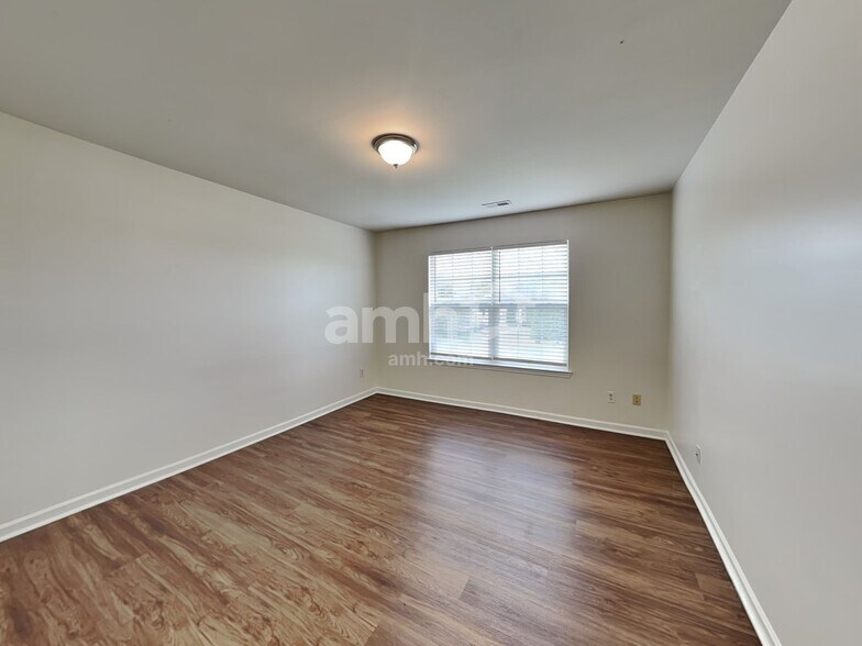 Building Photo - 13624 Whitebark Ct