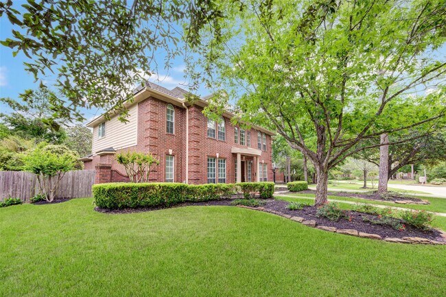 Building Photo - 11 E Wedgemere Cir