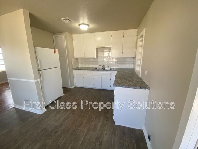 Building Photo - 7108 NW 44th St
