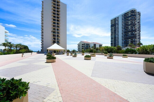 Building Photo - 4200 N Ocean Dr