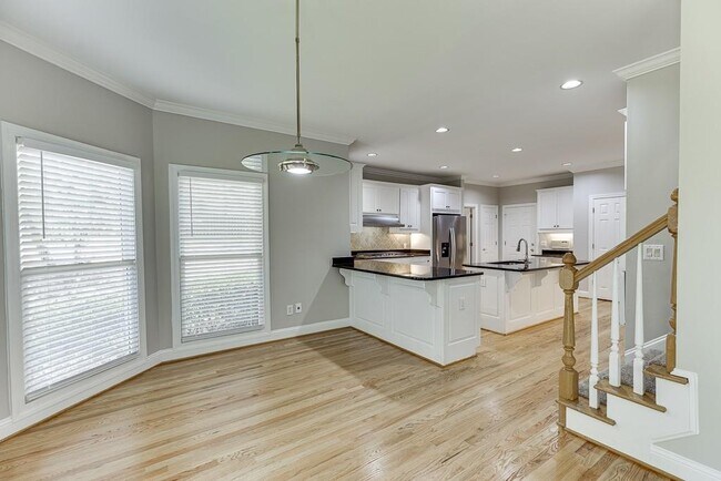 Building Photo - 9345 Riverclub Pkwy