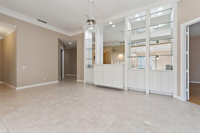 Building Photo - 8120 SE Paurotis Ln