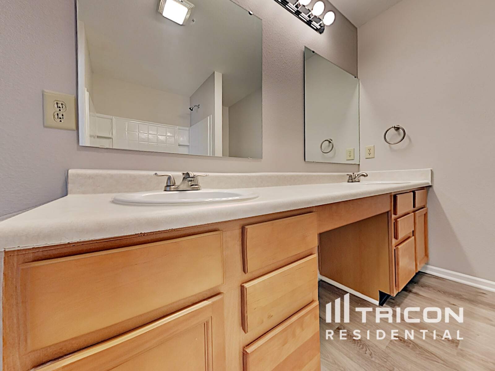 Building Photo - 1413 Bluestem Dr