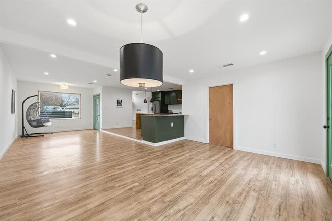 Building Photo - 2903 Pecan Cir