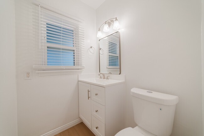 Building Photo - 681 Hillside Terrace