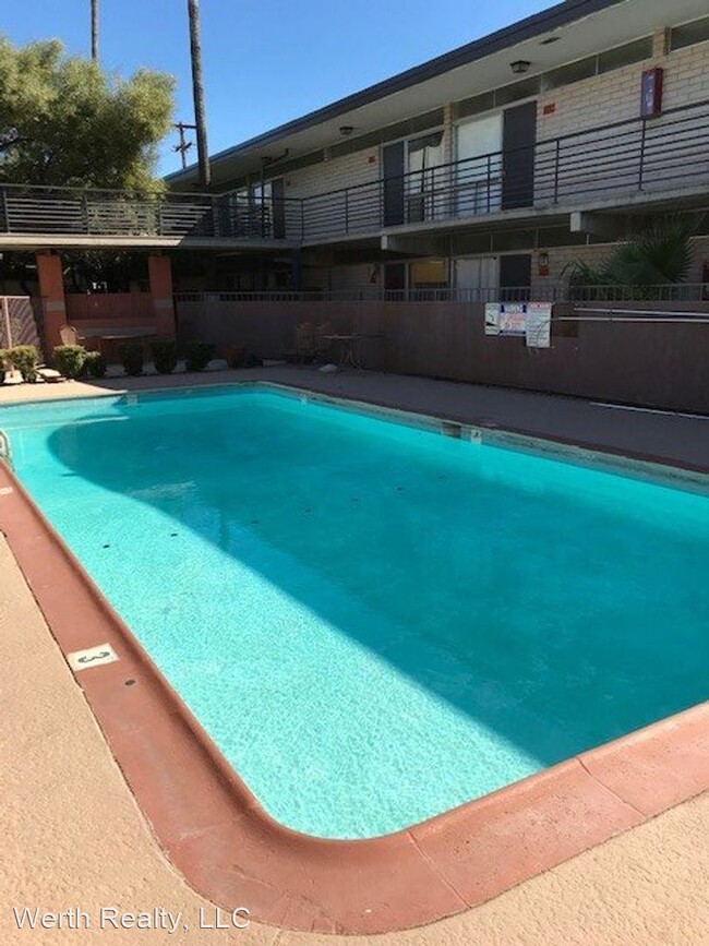Building Photo - 1 br, 1 bath Apartment - 20 N. Leonora Ave.
