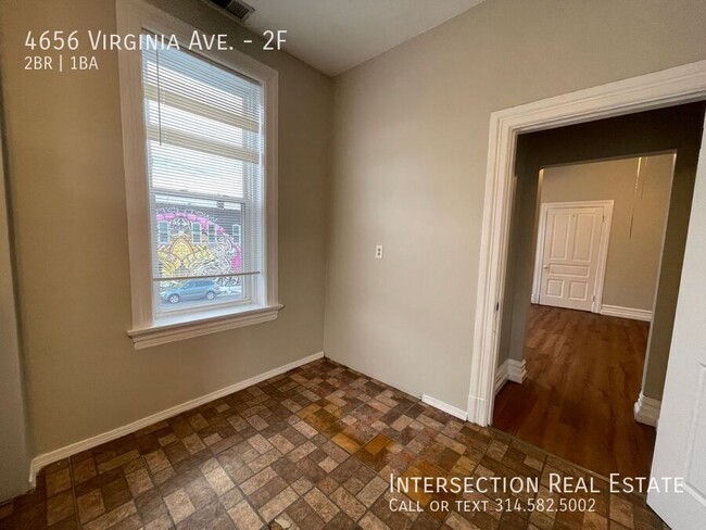 Building Photo - Elegant 2 Bedroom w/ Eat-in Kitchen and Bo...