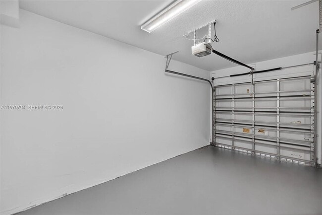 Building Photo - 7651 N Pine Island Rd