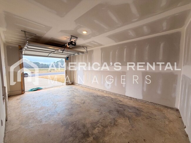 Building Photo - MOVE IN SPECIAL!! New Construction Townhome on Driftwood Lane for Rent! Sign a 13-month lease by ...