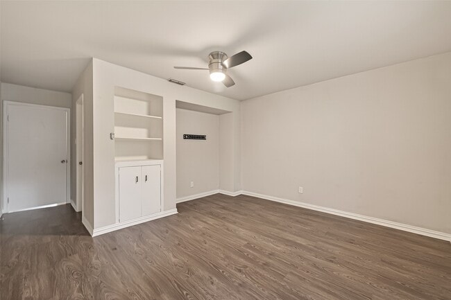 Building Photo - 6631 Wanda Ln