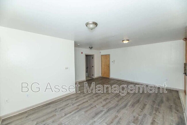 Building Photo - 1459 MacArthur Blvd
