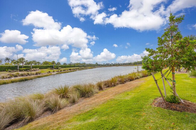 Building Photo - 7018 Saona CT