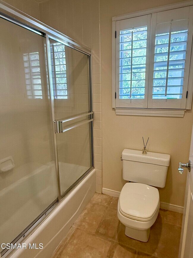 Building Photo - 1922 Golden Sky Cir