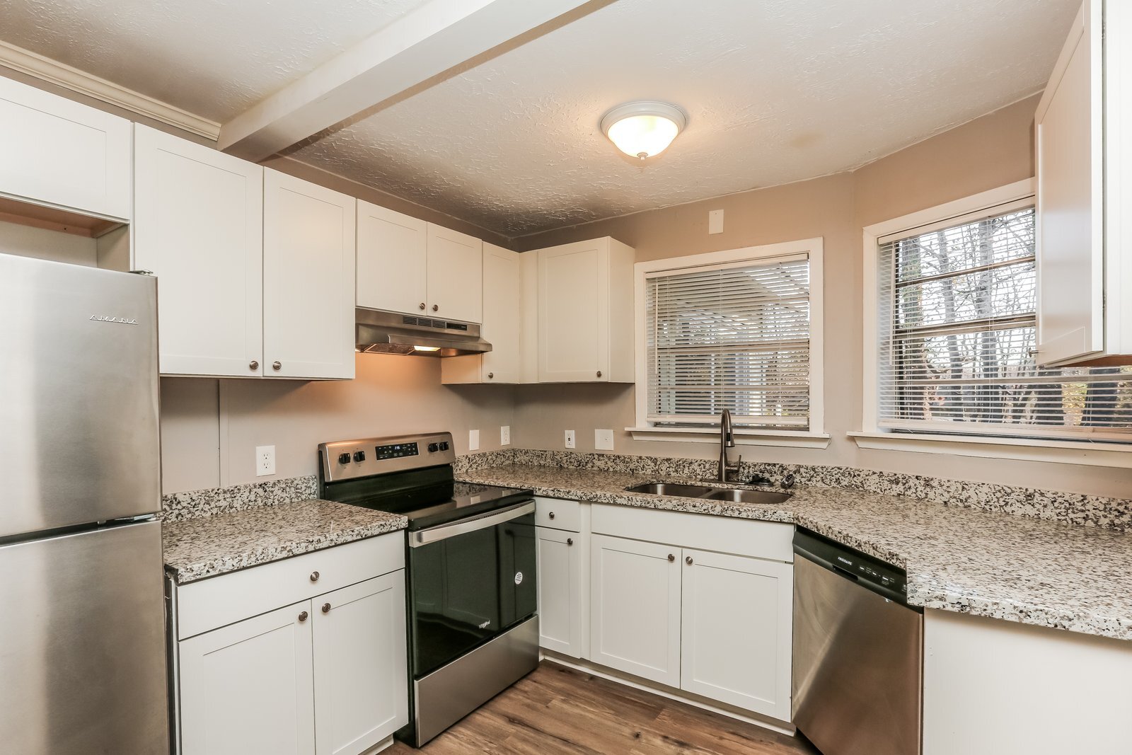 Building Photo - 1665 Aurora St