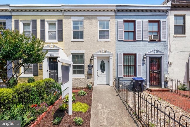 Primary Photo - 307 8th St NE