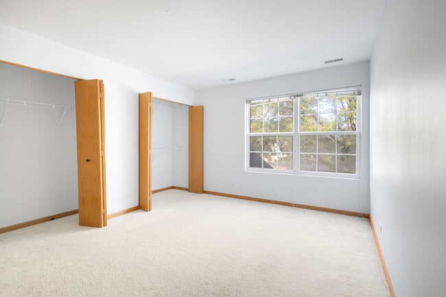 Building Photo - 2877 Stonewater Dr