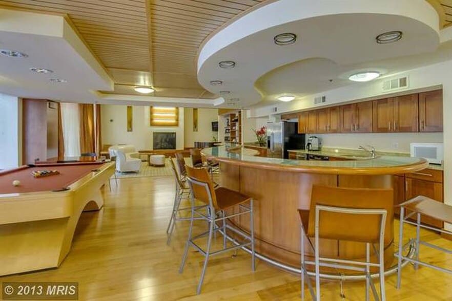 Party Room Bar and Kitchen - 2200 N Westmoreland St