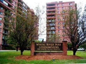 Building Photo - 3020 Mystic Valley Pkwy