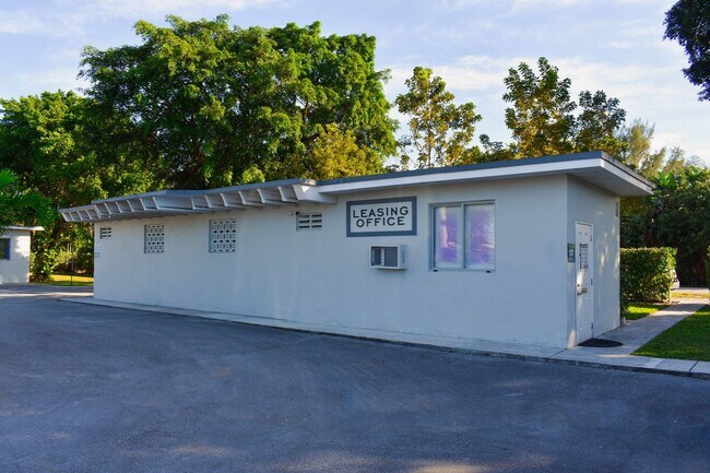 Building Photo - AVAILABLE NOW: For Rent - 1/1 Apartment fo...