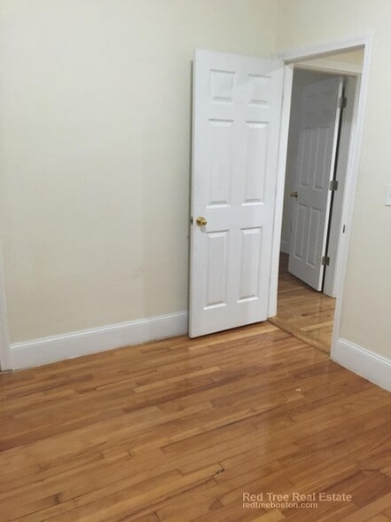 Building Photo - 60 Egmont St