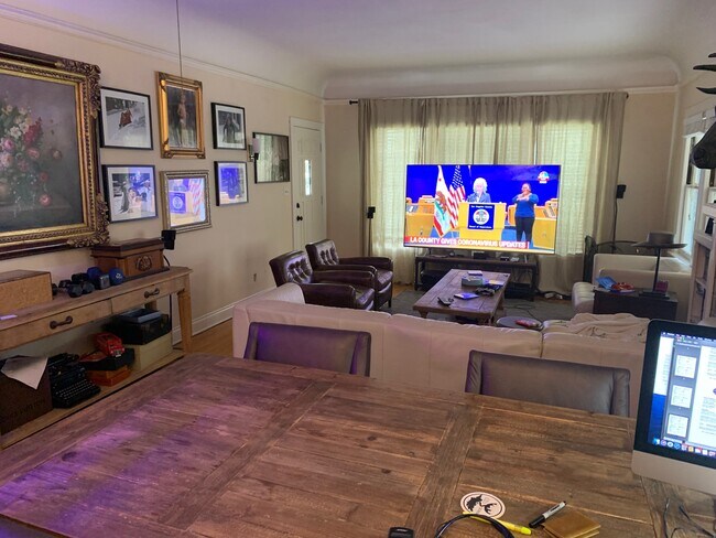 Building Photo - 707 Brent Ave