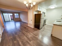 Building Photo - Beautiful 2 bed / 2 bath / 1,100 sqft Cond...