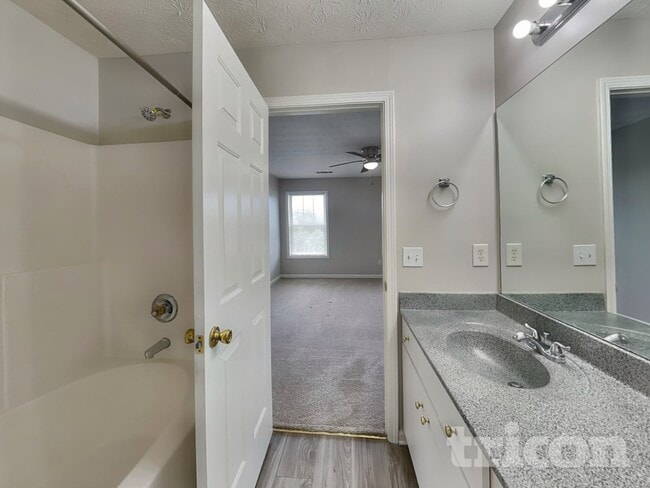 Building Photo - 62 Kirkhill Dr