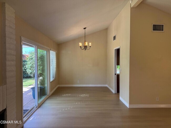 Building Photo - 846 Lindawood St