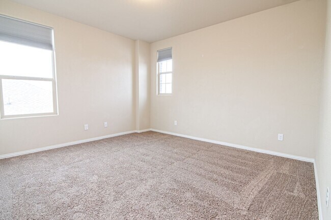 Building Photo - 6715 Hall of Fame Blvd