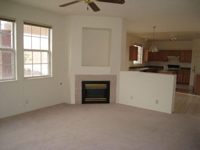 Building Photo - 8700 Oakcrest Pl NW