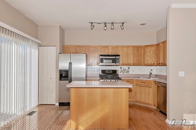 Building Photo - 743 Cherry Creek Dr