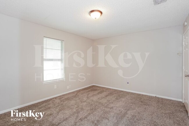 Building Photo - 308 Coury Rd