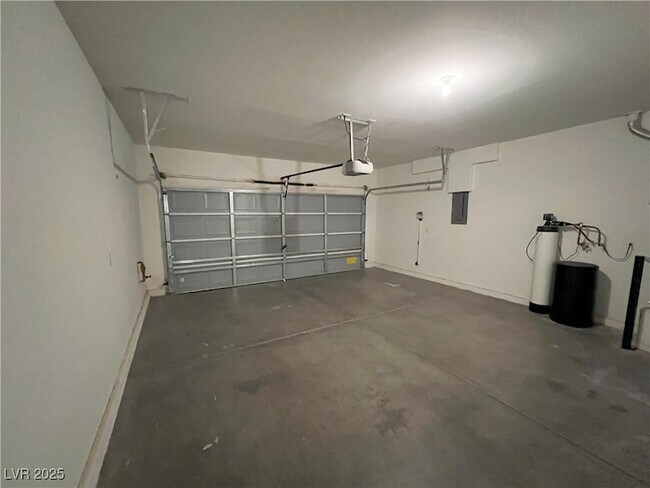Building Photo - 251 Hickory Heights Ave