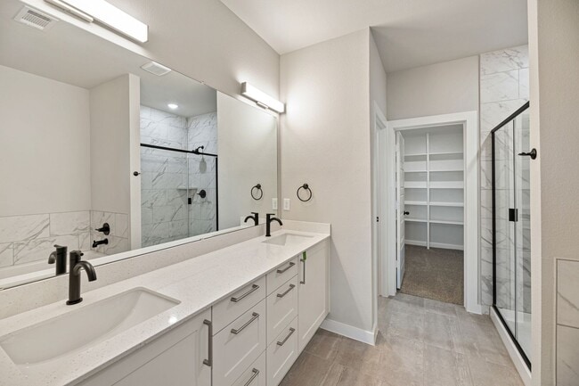 Building Photo - AVAILABLE NOW! 3 BEDROOM TRIPLEX  LOCATED ON 1-ACRE LOT IN MIDLOTHIAN, TX!