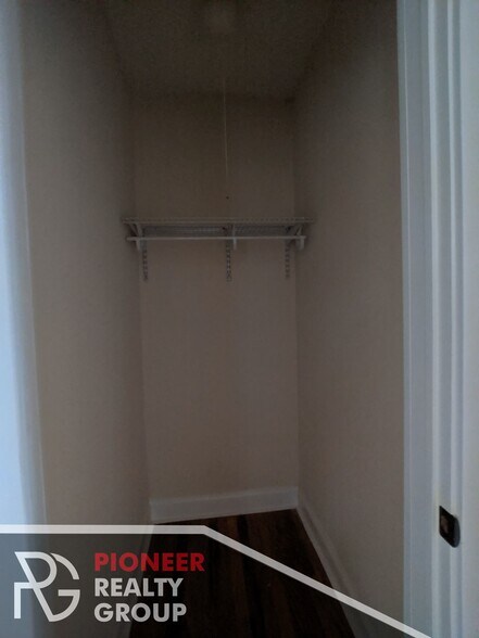 Building Photo - 618 W Patterson Ave