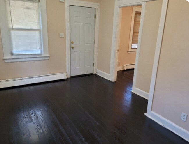 Building Photo - 24 Valley St