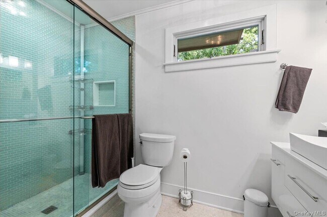 Building Photo - 94 Hands Creek Rd