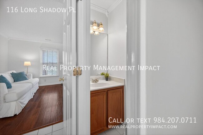 Building Photo - 116 Long Shadow Pl