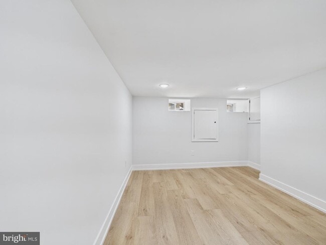 Building Photo - 2229 Oakford St