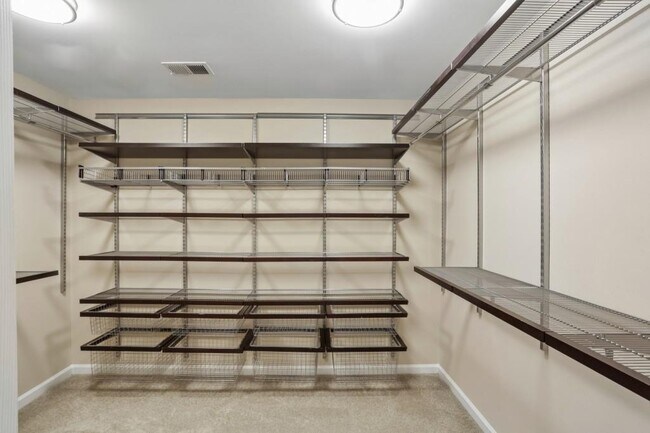 Building Photo - 1641 Danbury Parc Pl
