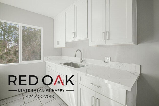 Building Photo - 436 Normandie Pl