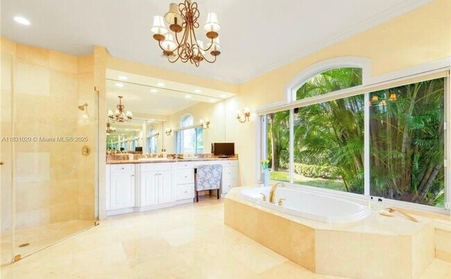 Building Photo - 2534 Montclaire Ct