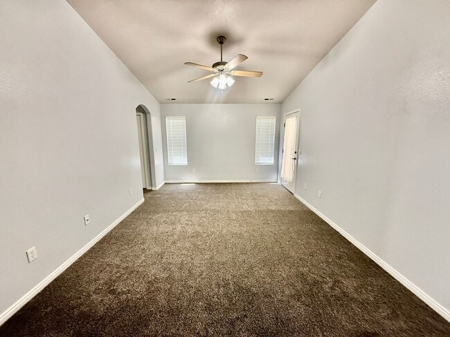 Building Photo - Adorable Home is Mirage Estates at Southgate