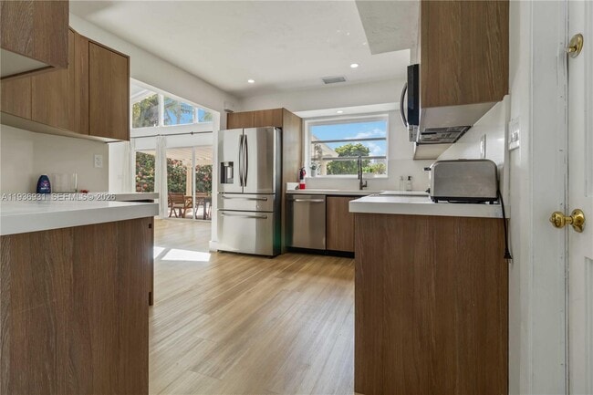 Building Photo - 900 Belle Meade Island Dr